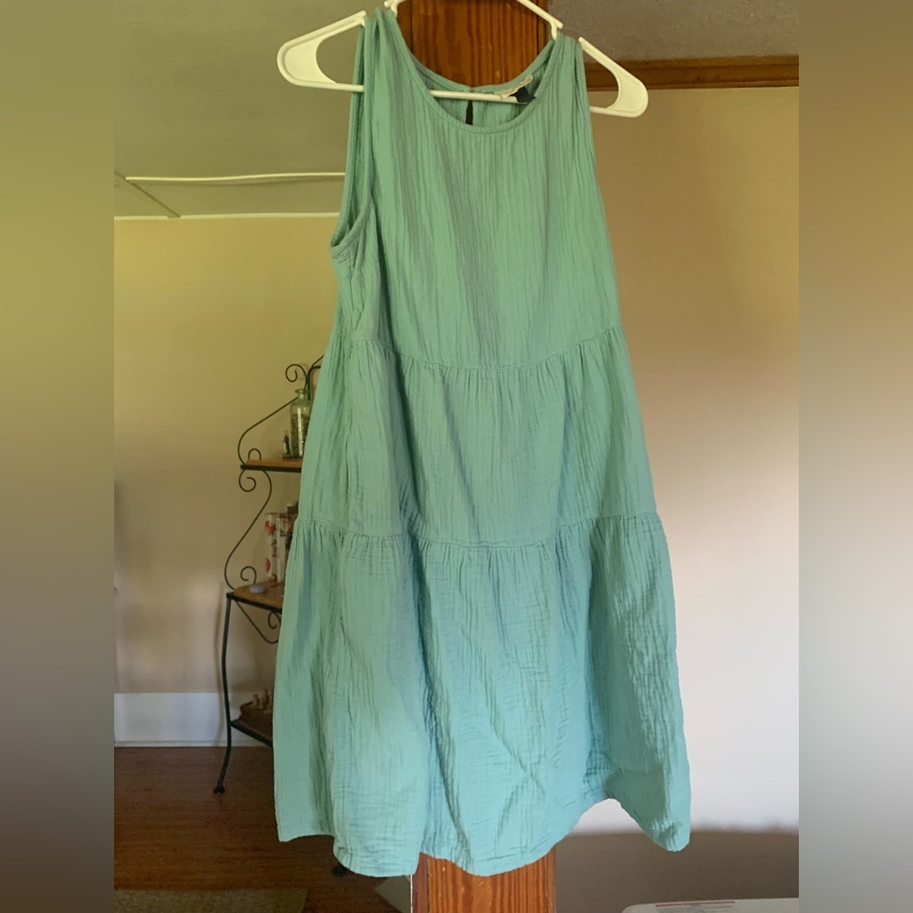 2 Dresses Universal Thread Size Medium - image 1